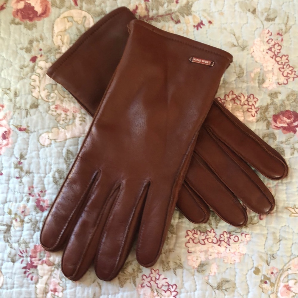 Nine West leather gloves